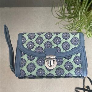 Vera Bradley Women's Ultimate Wristlet Nomadic Blossoms/Floral Clutch